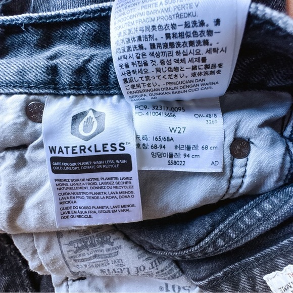 Levi’s 501 Women’s in Fun Night Mid Rise Black Cut-Off Shorts - Size 27 - Picture 5 of 7